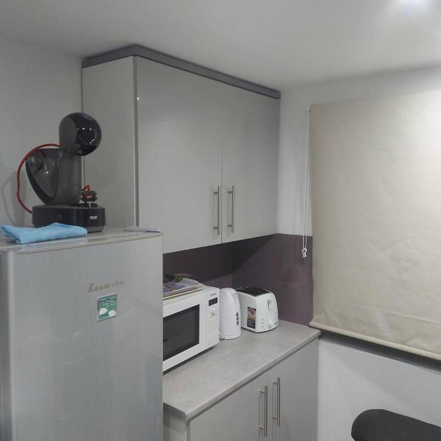 Lovely & Beautiful 2 Bed-Apartment In บอร์แรมวูด ภายนอก รูปภาพ