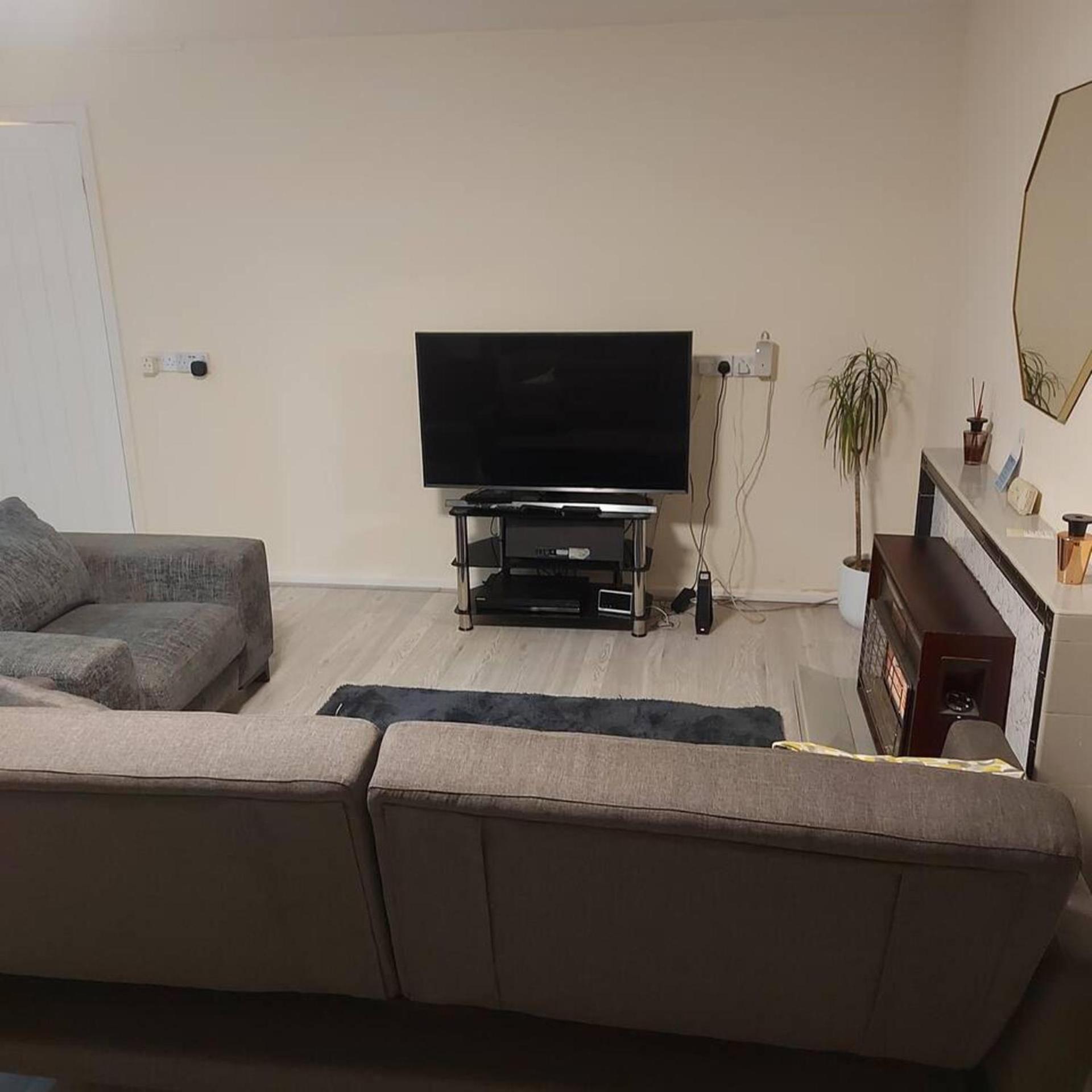 Lovely & Beautiful 2 Bed-Apartment In บอร์แรมวูด ภายนอก รูปภาพ
