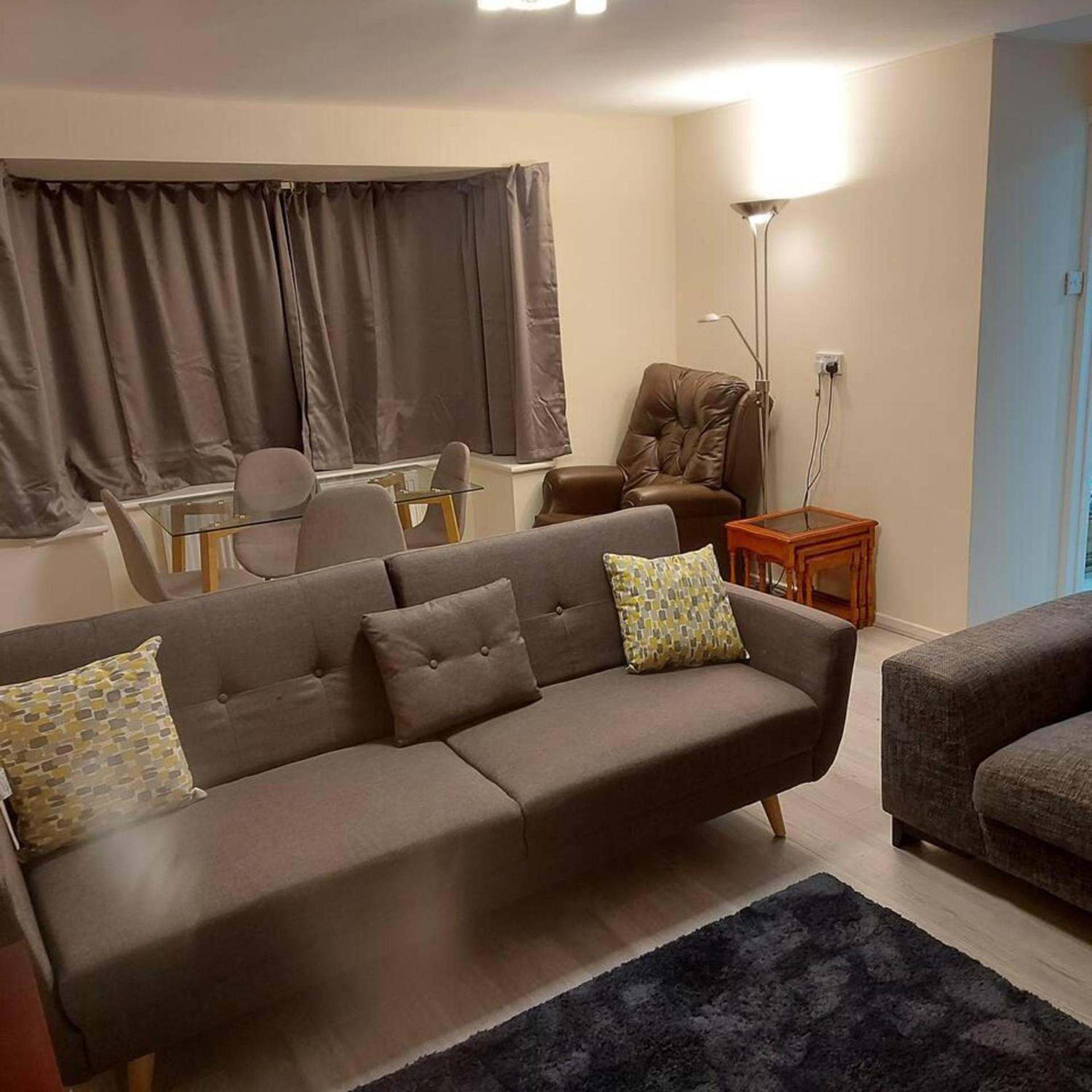 Lovely & Beautiful 2 Bed-Apartment In บอร์แรมวูด ภายนอก รูปภาพ