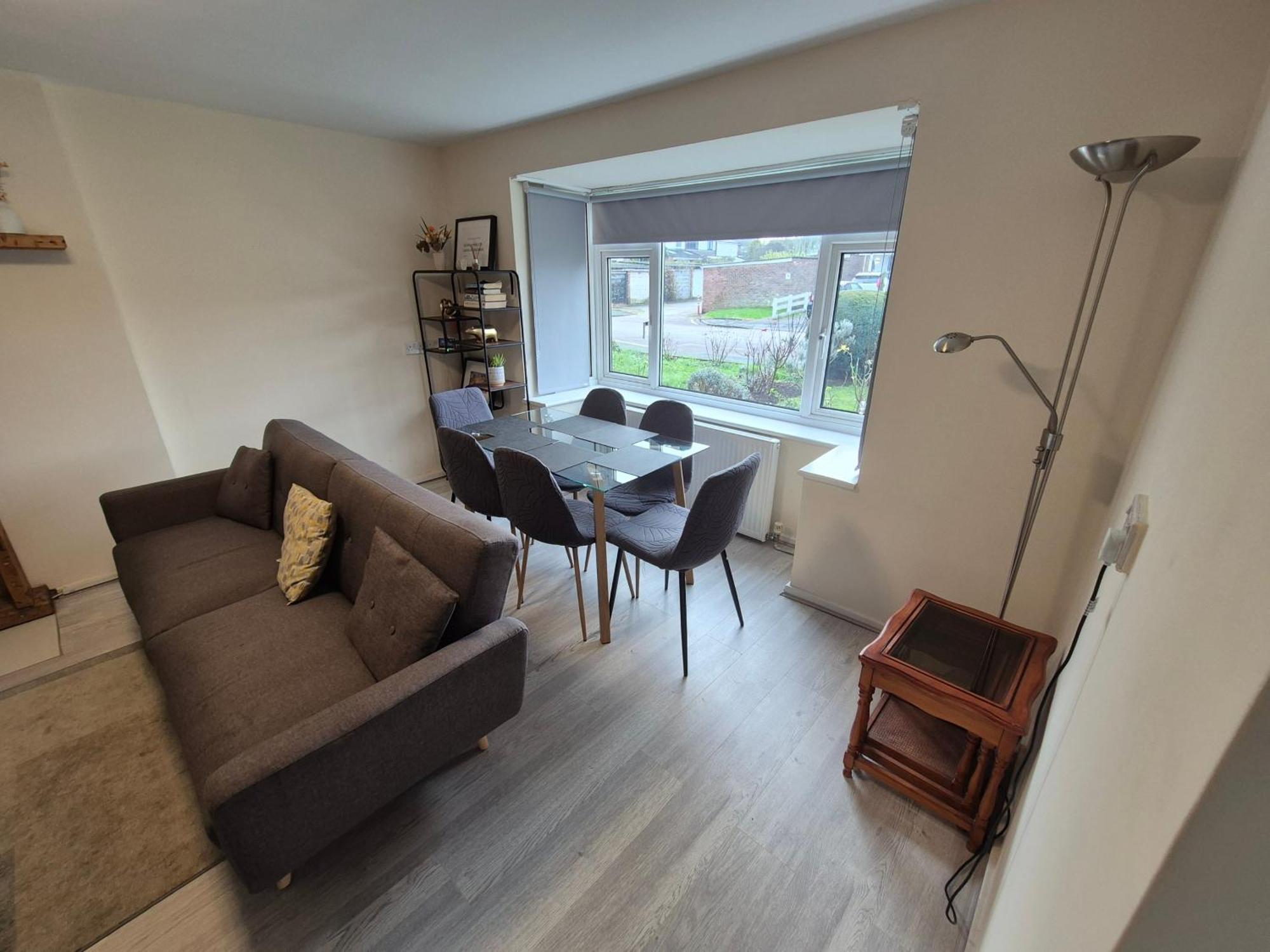 Lovely & Beautiful 2 Bed-Apartment In บอร์แรมวูด ภายนอก รูปภาพ