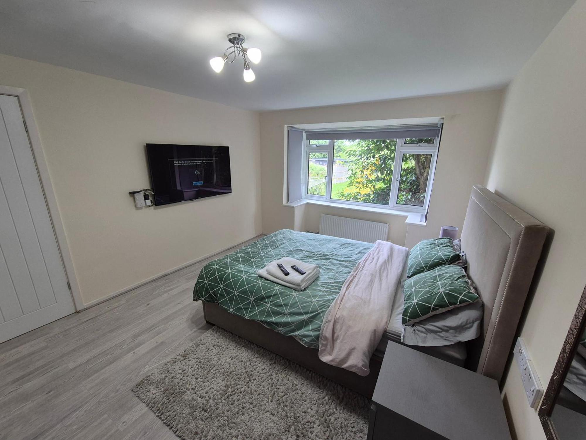 Lovely & Beautiful 2 Bed-Apartment In บอร์แรมวูด ภายนอก รูปภาพ