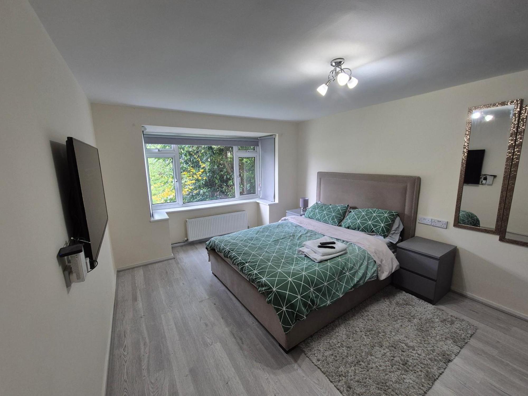 Lovely & Beautiful 2 Bed-Apartment In บอร์แรมวูด ภายนอก รูปภาพ